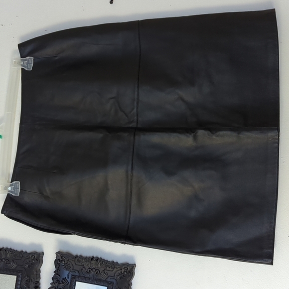 Nygard Collection 💯 Genuine Leather Skirt - Picture 2 of 7